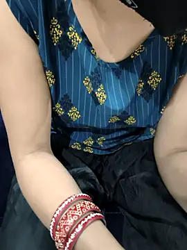 kaveerpooja947 online show from 16, 4, 2026