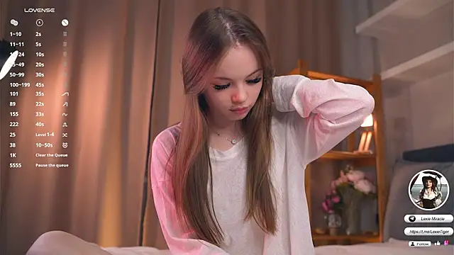 Snapshot of Miss_miracle chatting on 12, 9, 2025 Miss miracle online show from 12, 9, 2025