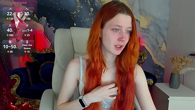 Snapshot of MagicLilu chatting on 3, 3, 2025 MagicLilu online show from 3, 3, 2025