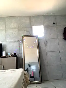 Gabrielleof online show from 4, 12, 2025