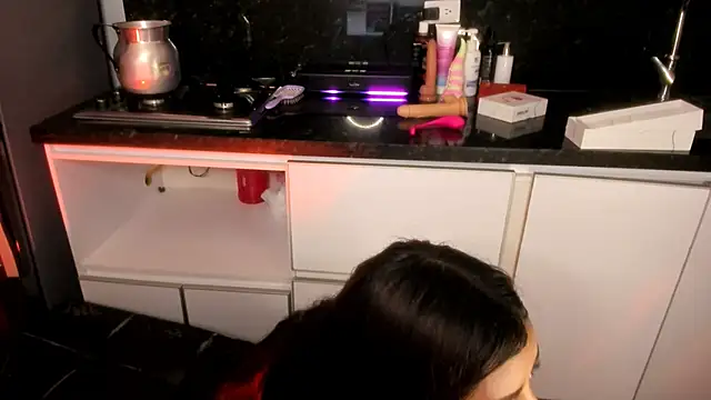 Tiffany sander online show from 23, 3, 2025