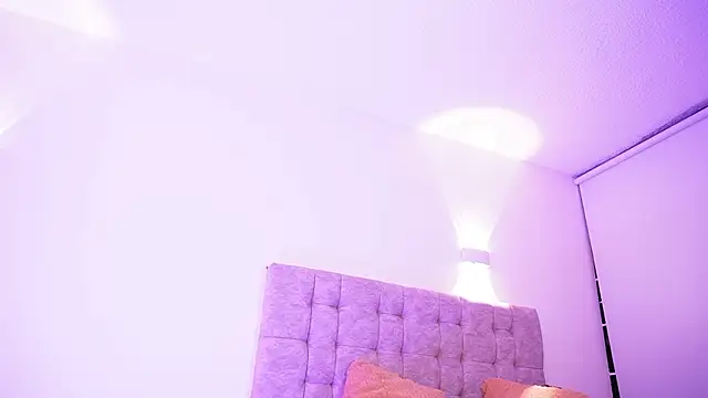 Tiffany sander online show from 19, 10, 2025