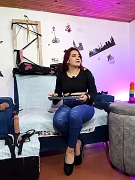 Snapshot of keila_j chatting on 25, 4, 2026 keila j online show from 25, 4, 2026