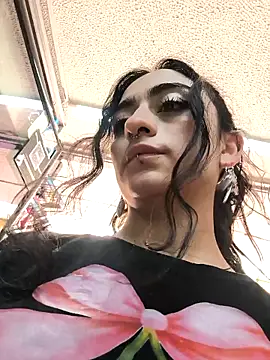 Snapshot of Lila_Desiree chatting on 8, 5, 2026 Lila Desiree online show from 8, 5, 2026
