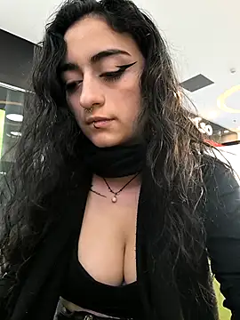 Snapshot of Lila_Desiree chatting on 9, 5, 2026 Lila Desiree online show from 9, 5, 2026