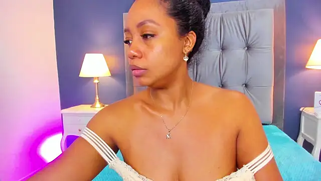 Snapshot of Kamila-Kane chatting on 6, 2, 2025 Kamila-Kane online show from 6, 2, 2025