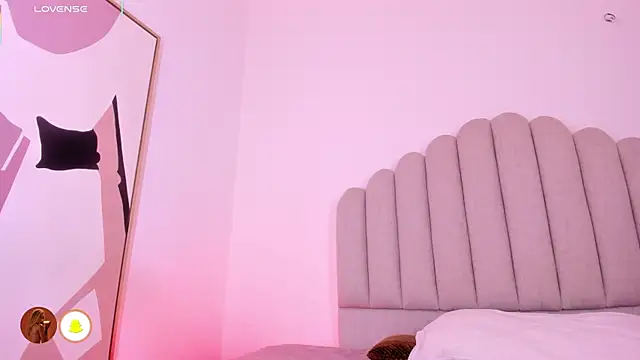 Snapshot of Nikki_Angel_ chatting on 14, 2, 2026 Nikki Angel online show from 14, 2, 2026