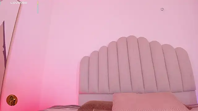 Snapshot of Nikki_Angel_ chatting on 19, 2, 2026 Nikki Angel online show from 19, 2, 2026