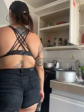 Snapshot of ValenG023 chatting on 21, 3, 2025 ValenG023 online show from 21, 3, 2025