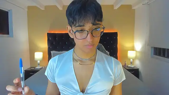 Dark hairy  online show from 31, 1, 2025