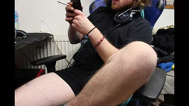 Snapshot of DrownMentallyyy chatting on 15, 1, 2025 DrownMentallyyy online show from 15, 1, 2025