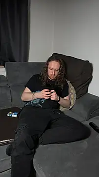 Snapshot of DrownMentallyyy chatting on 5, 4, 2026 DrownMentallyyy online show from 5, 4, 2026