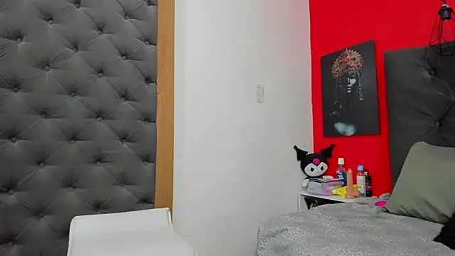 YayaHilton online show from 1, 2, 2025