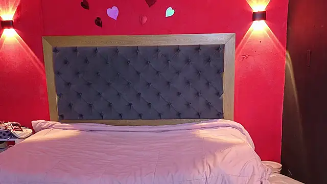 YayaHilton online show from 15, 3, 2026