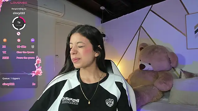 Snapshot of coraltaylor chatting on 7, 12, 2024 coraltaylor online show from 7, 12, 2024