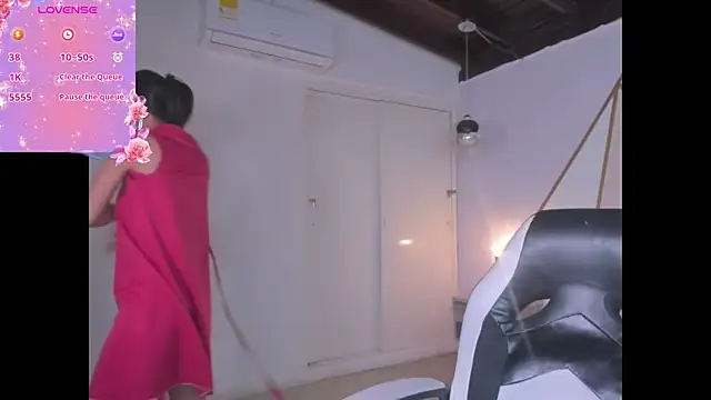 Snapshot of coraltaylor chatting on 12, 12, 2024 coraltaylor online show from 12, 12, 2024