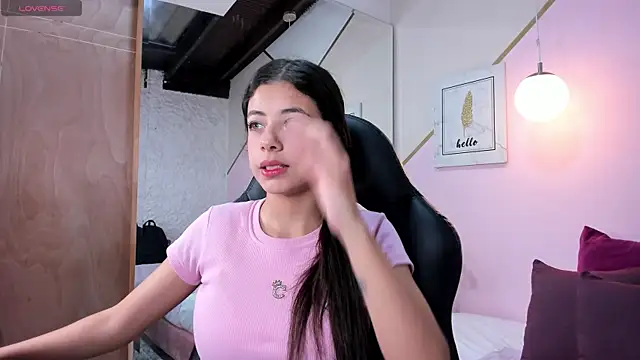 Snapshot of coraltaylor chatting on 19, 12, 2024 coraltaylor online show from 19, 12, 2024