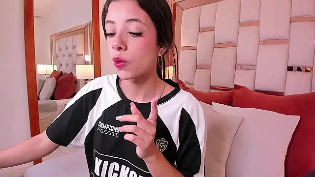 Snapshot of coraltaylor chatting on 28, 12, 2024 coraltaylor online show from 28, 12, 2024