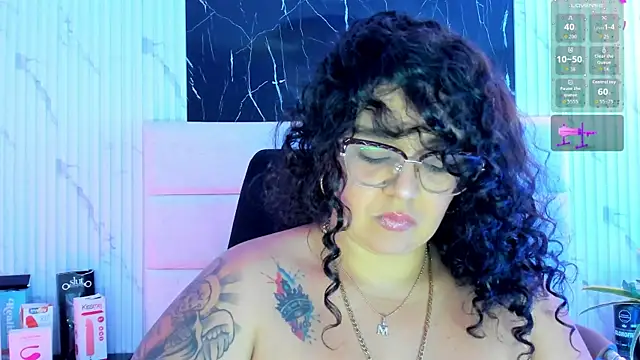 Reginavegaa online show from 3, 11, 2025