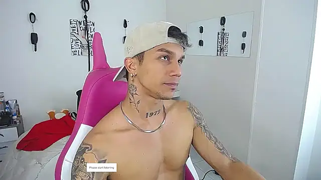 Snapshot of Leonard_Price chatting on 27, 4, 2026 Leonard Price online show from 27, 4, 2026