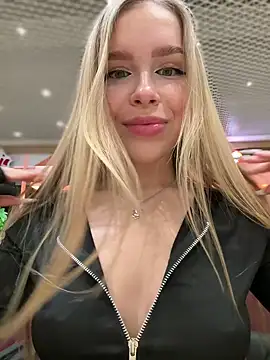 mur girl online show from 6, 3, 2025