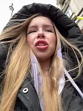 mur girl online show from 8, 3, 2025