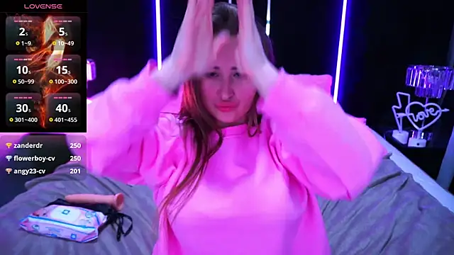 GentleAdellee online show from 8, 2, 2025