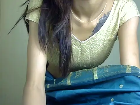 MAAYRA 09 online show from 11, 4, 2026