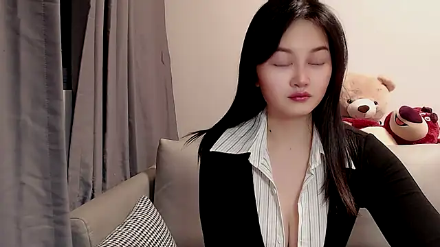 Snapshot of Little-sweet chatting on 11, 2, 2025 Little-sweet online show from 11, 2, 2025