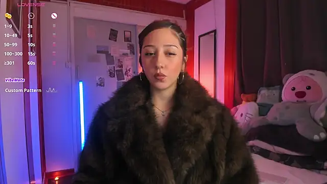 Snapshot of HeyTati chatting on 12, 6, 2026 HeyTati online show from 12, 6, 2026