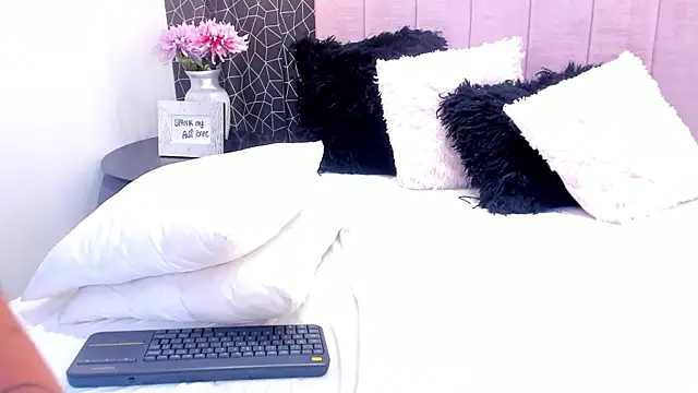 Violet Grace online show from 16, 1, 2025