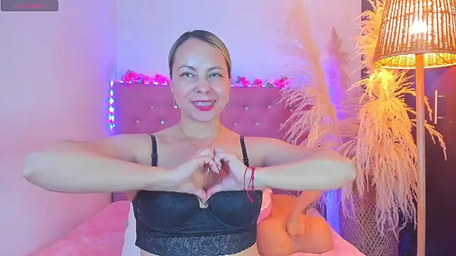  sexybunny  online show from 17, 4, 2026