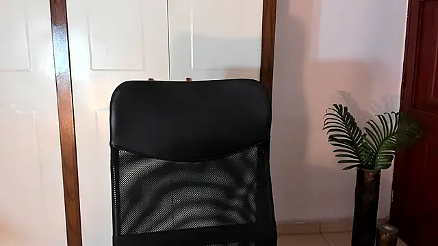 conielaurenth online show from 23, 9, 2025