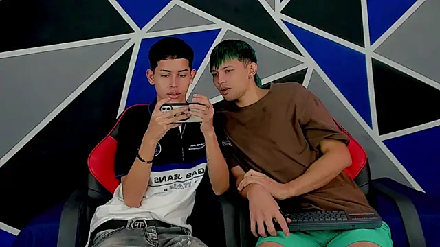 Snapshot of migueyalejo_teens chatting on 10, 1, 2025 migueyalejo teens online show from 10, 1, 2025