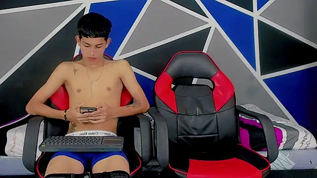 Snapshot of migueyalejo_teens chatting on 28, 1, 2025 migueyalejo teens online show from 28, 1, 2025