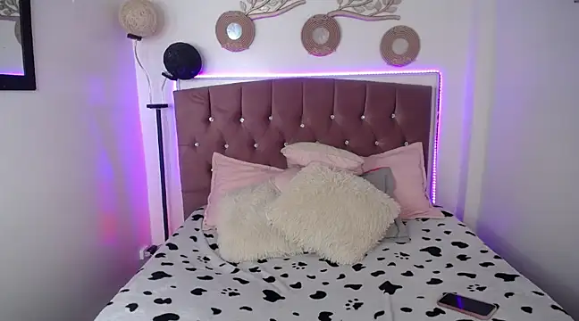 MIA YOURHOTTIE online show from 28, 2, 2025