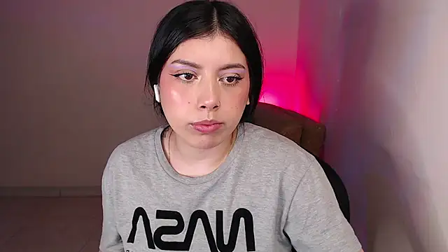 Snapshot of iam_emy chatting on 15, 3, 2026 iam emy online show from 15, 3, 2026