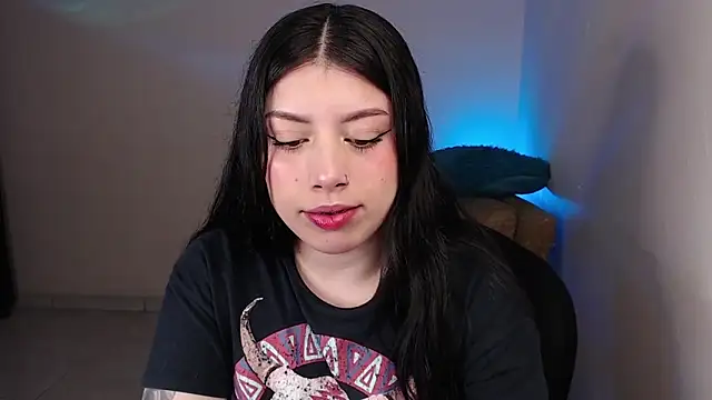 Snapshot of iam_emy chatting on 12, 4, 2026 iam emy online show from 12, 4, 2026