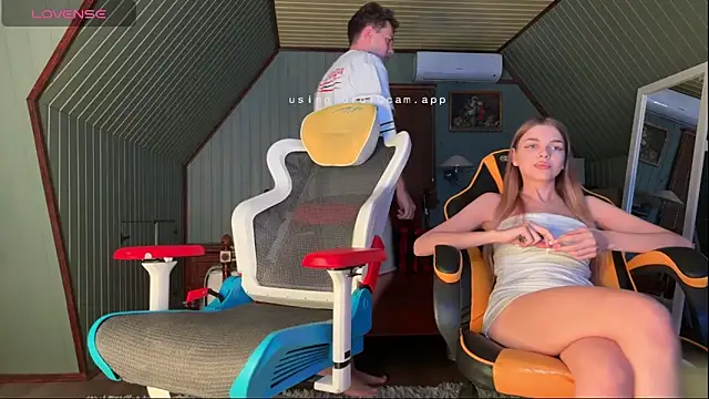 Snapshot of Alice1_secret chatting on 2, 10, 2025 Alice1 secret online show from 2, 10, 2025