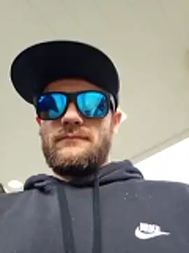 Spunwhiteboy1992 online show from 21, 3, 2026