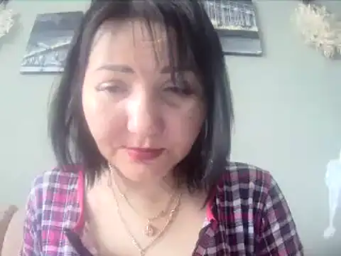 Snapshot of ClaireSunset chatting on 4, 3, 2025 ClaireSunset online show from 4, 3, 2025