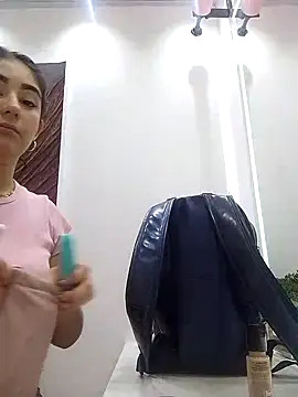 Snapshot of Belliinda_21 chatting on 9, 2, 2025 Belliinda 21 online show from 9, 2, 2025