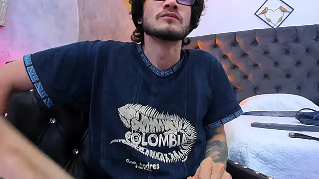 Loggan donnelly online show from 25, 12, 2024