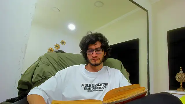 Loggan donnelly online show from 2, 1, 2025