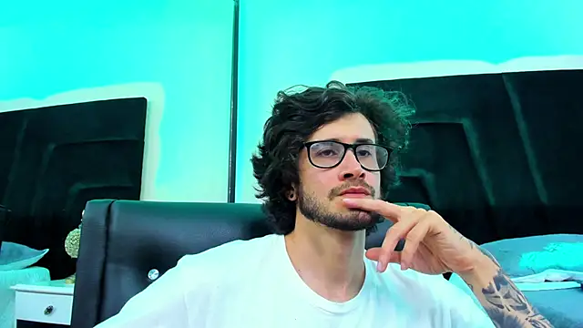 Loggan donnelly online show from 17, 1, 2025