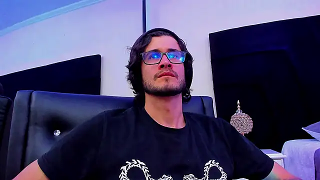 Loggan donnelly online show from 18, 1, 2025