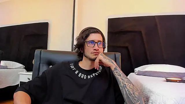 Loggan donnelly online show from 25, 1, 2025