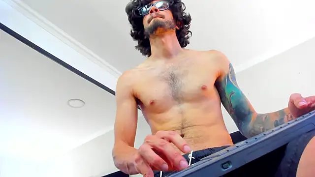 Loggan donnelly online show from 20, 2, 2025