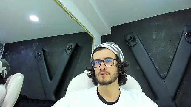 Loggan donnelly online show from 16, 3, 2025