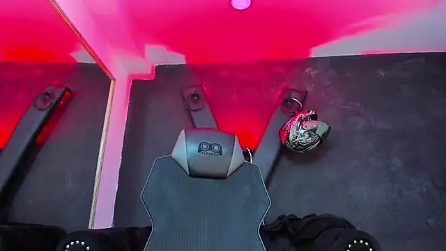 Loggan donnelly online show from 14, 9, 2025